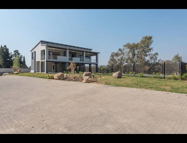 2 BEDROOM APARTMENT TO LET IN EDENBURG